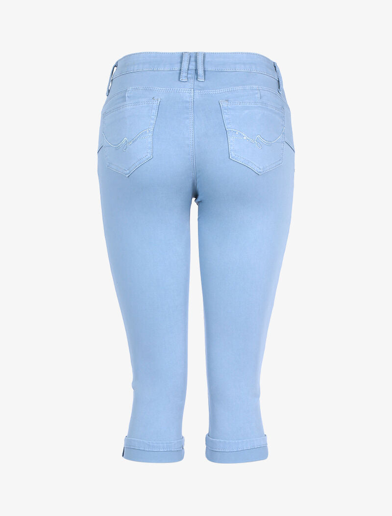 Pantacourt à poches arrières brodées - bleu ciel - 2