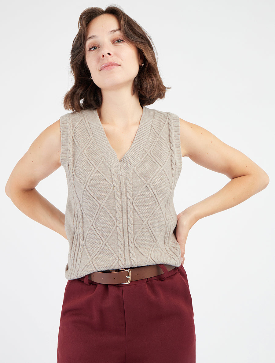 Pull sans manches col V maille tressée - Taupe clair