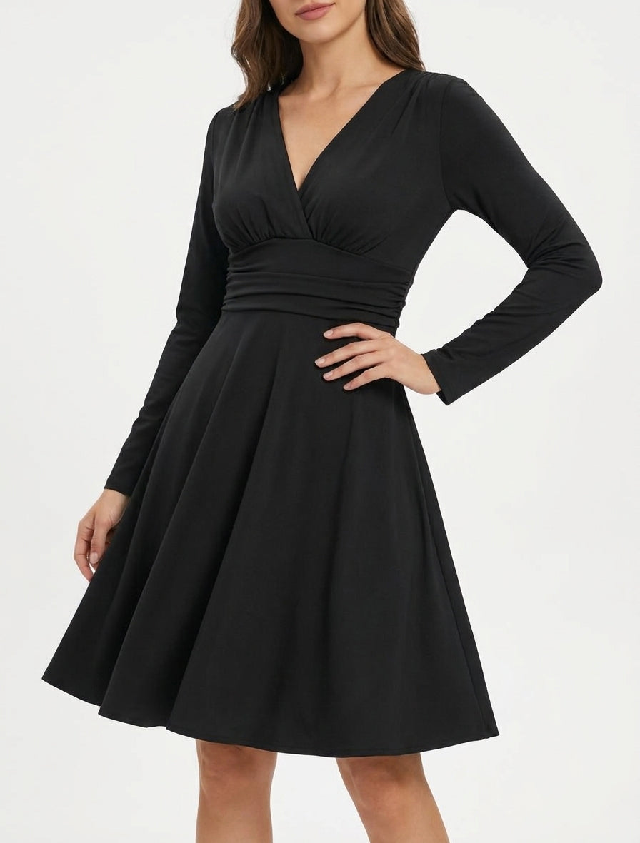 Robe patineuse manches longues à taille plissée - Noir