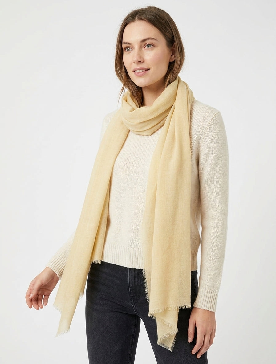 Echarpe unie à bords effilochés - Jaune pâle