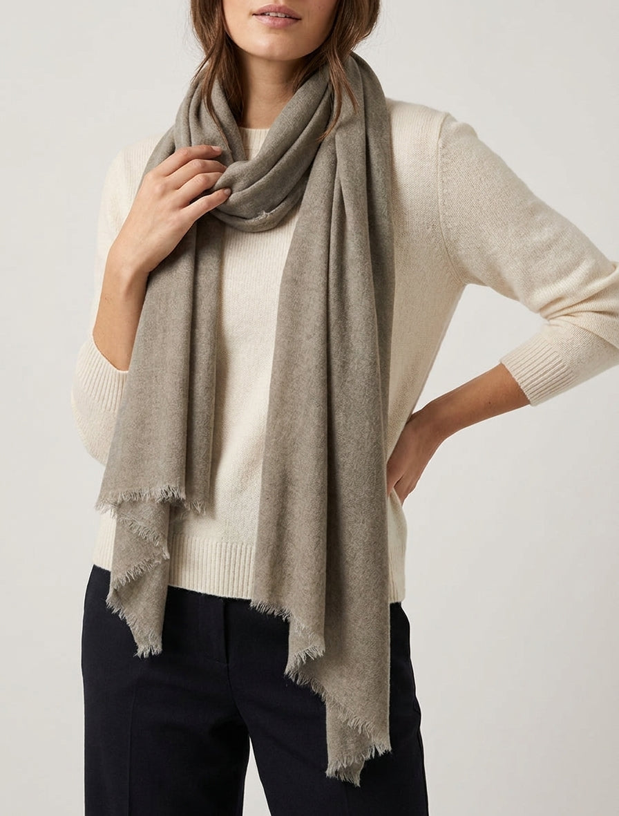 Echarpe unie à bords effilochés - Taupe