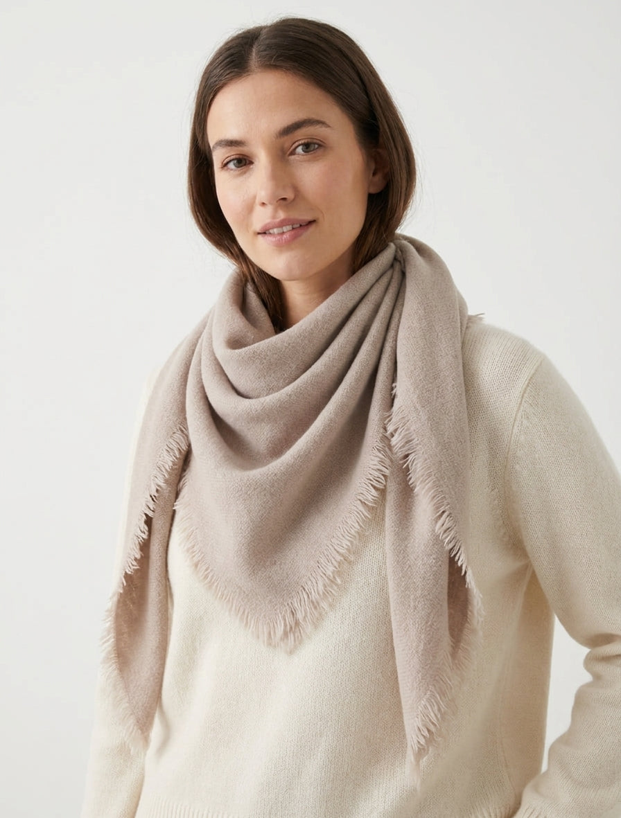 Foulard uni à bords effilochés - Beige