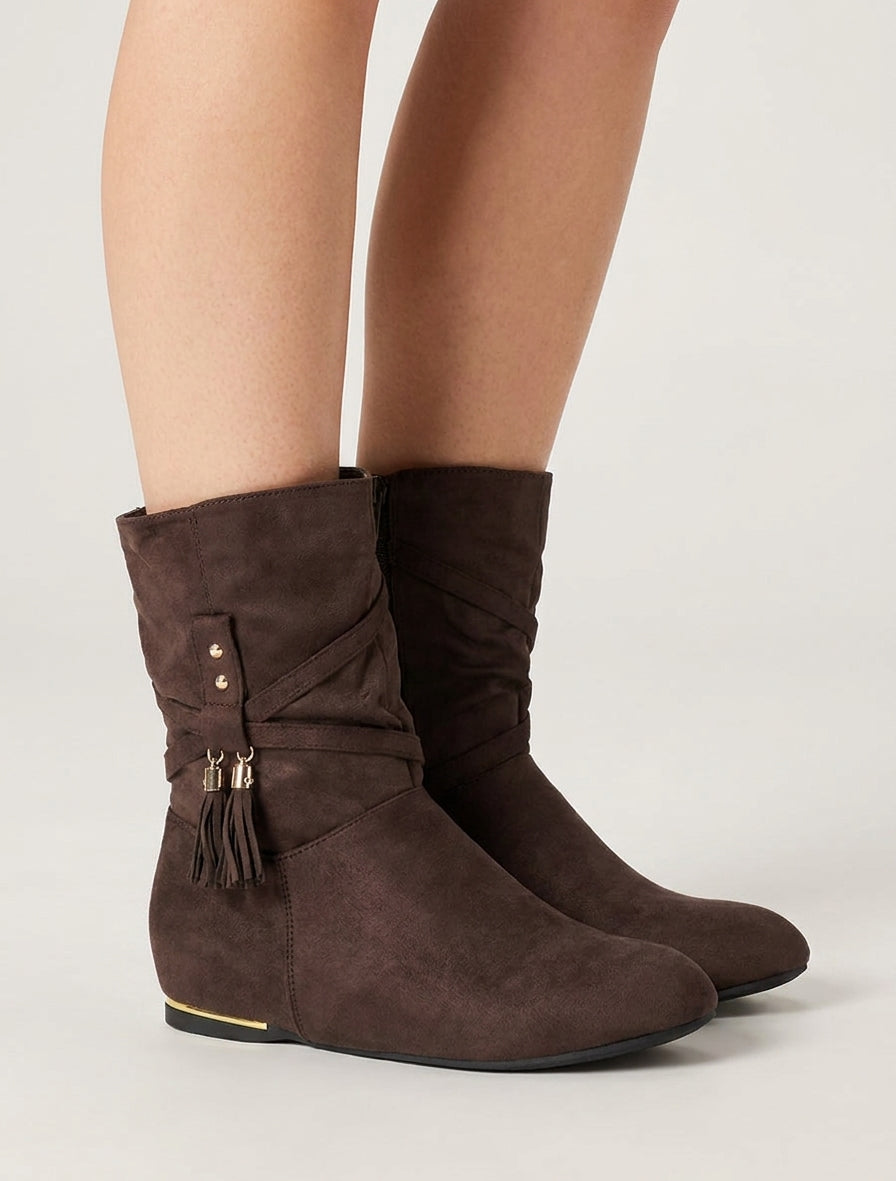 Bottines montantes en suédine à pompons - Marron
