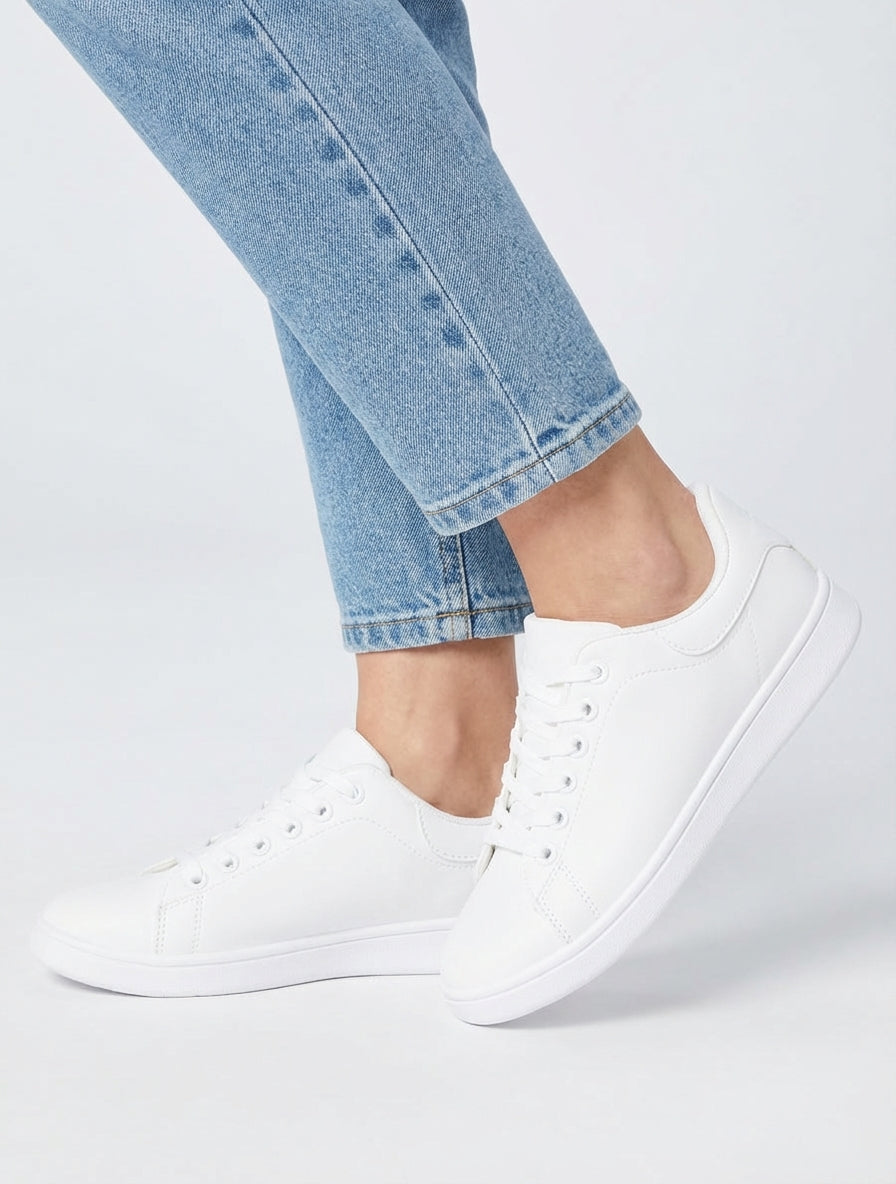 Baskets à lacets semelle plate - Blanc