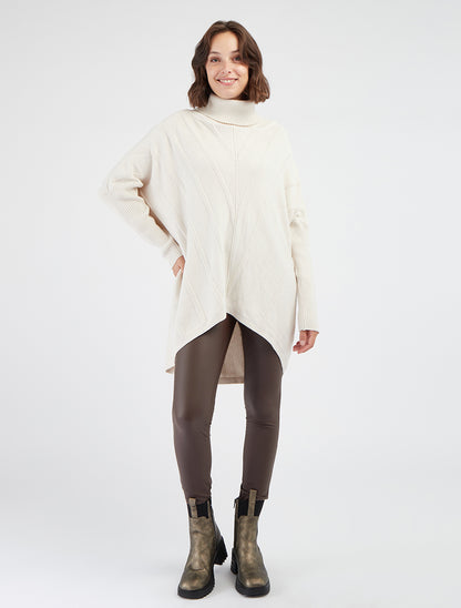 Pull long col roulé manches chauve-souris - Beige
