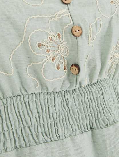 Robe mi-longue élastiquée à buste brodé - Vert d&