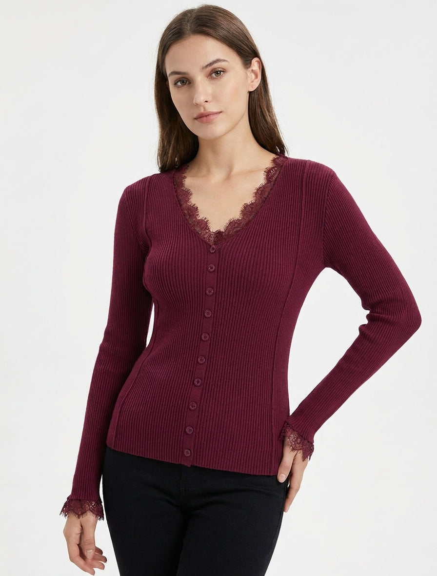 Pull ajusté à col V dentelle et boutons - Violine