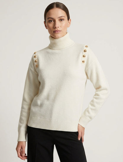 Pull droit à col roulé et boutons décoratifs - Écru