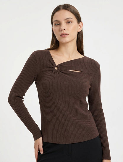 Pull côtelé à col asymétrique ajouré - Marron