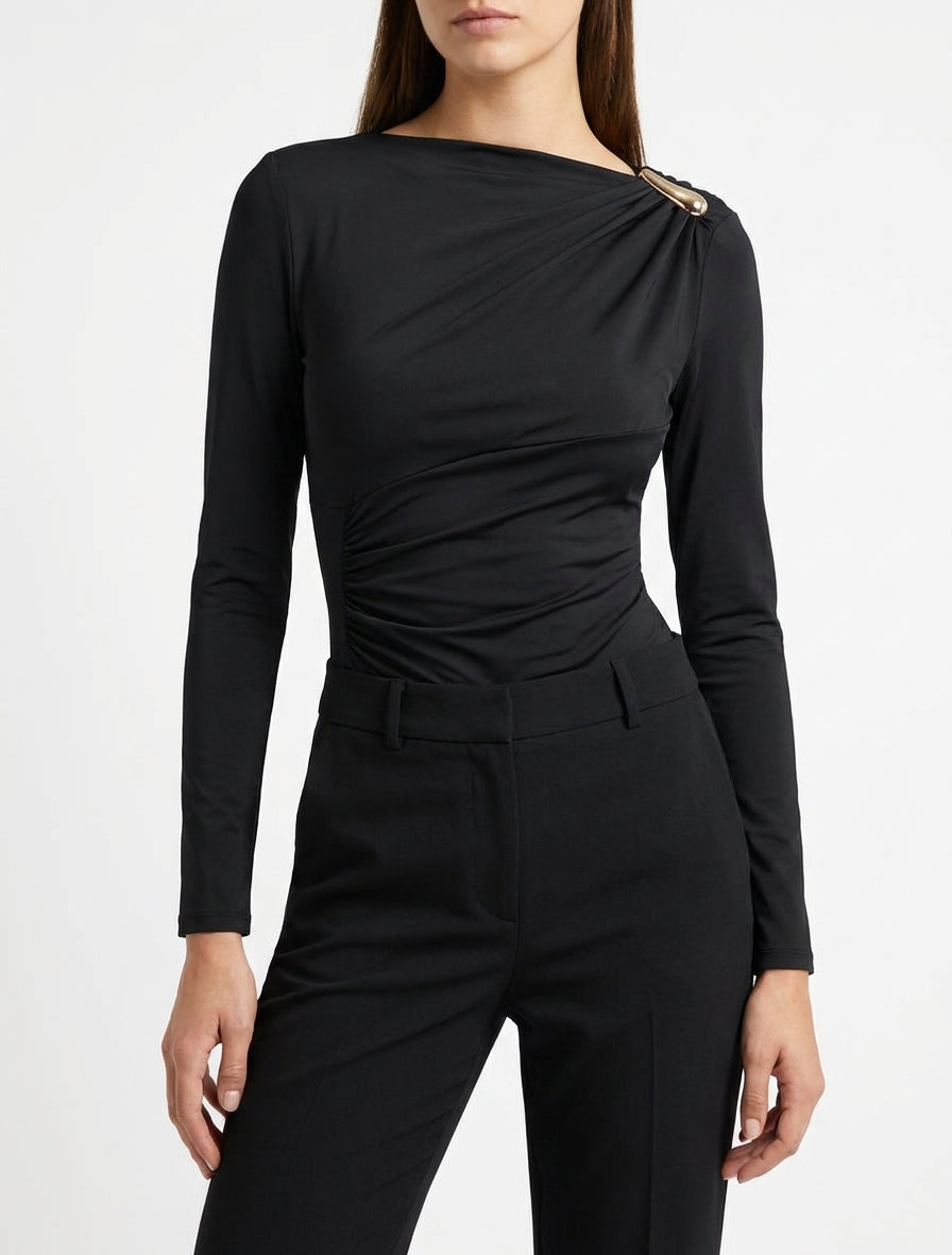 Body satiné à col asymétrique et bijou - Noir