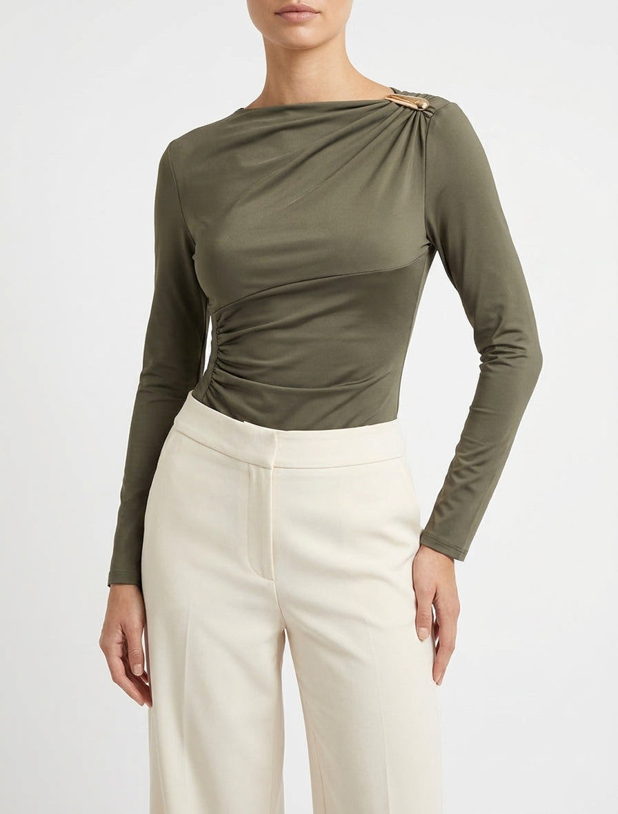 Body satiné à col asymétrique et bijou - Kaki