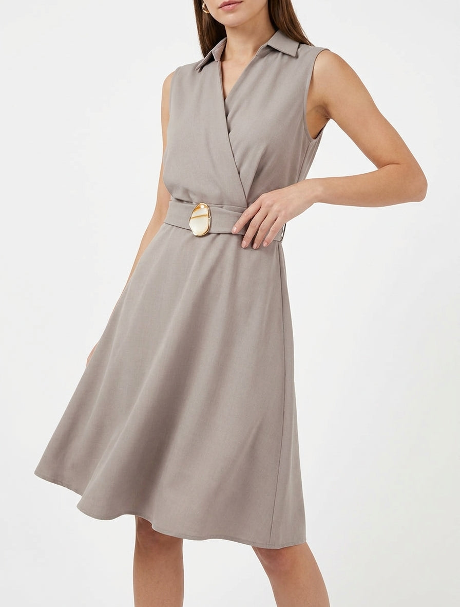 Robe patineuse sans manches à ceinture bijou - Taupe