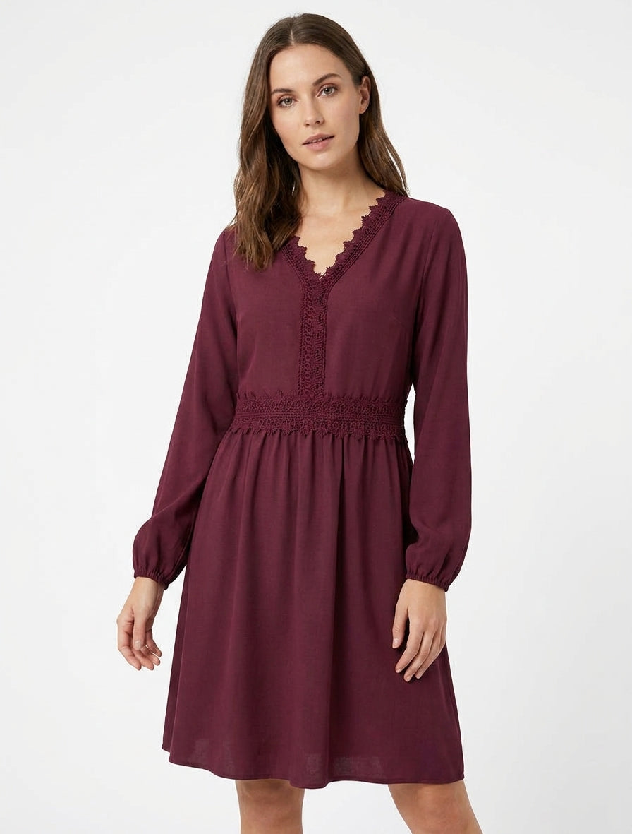 Robe évasée unie à manches longues et dentelle - Lie de vin