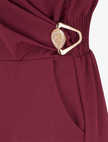 Combinaison ample à col cache-coeur effet drapé et bijou - Lie de vin - 3