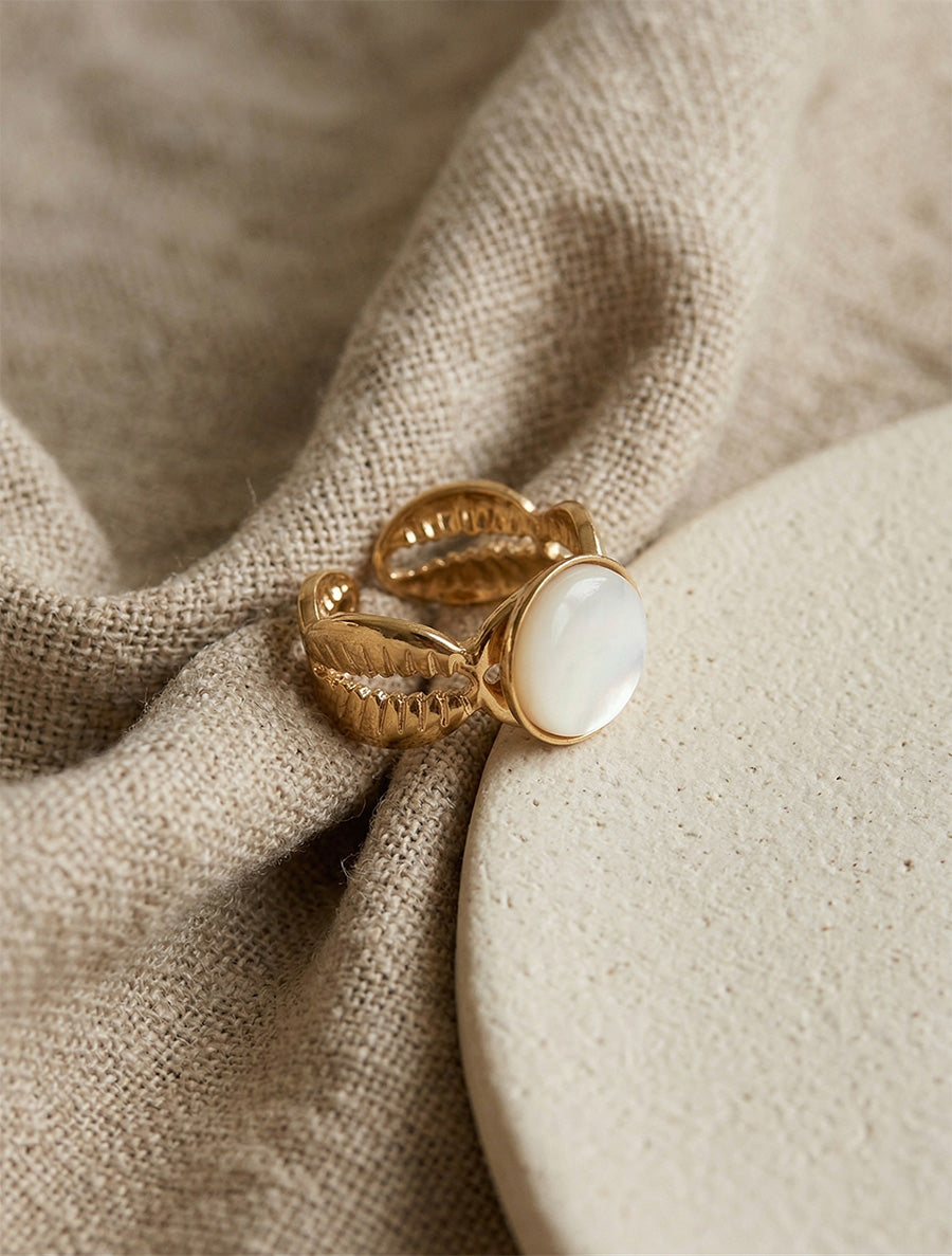 Bague à motif coquillages ornée d&