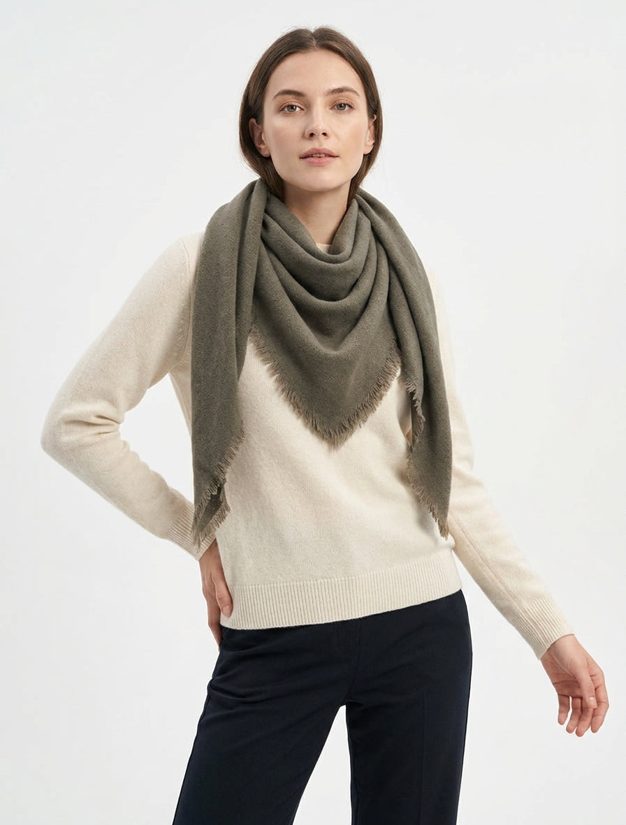 Foulard uni à bords effilochés - Kaki