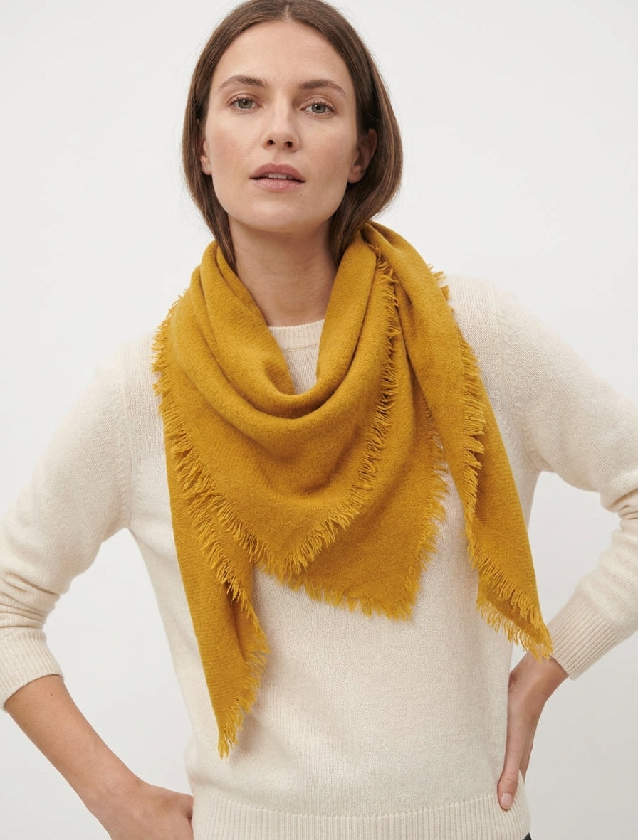 Foulard uni à bords effilochés - Jaune moutarde