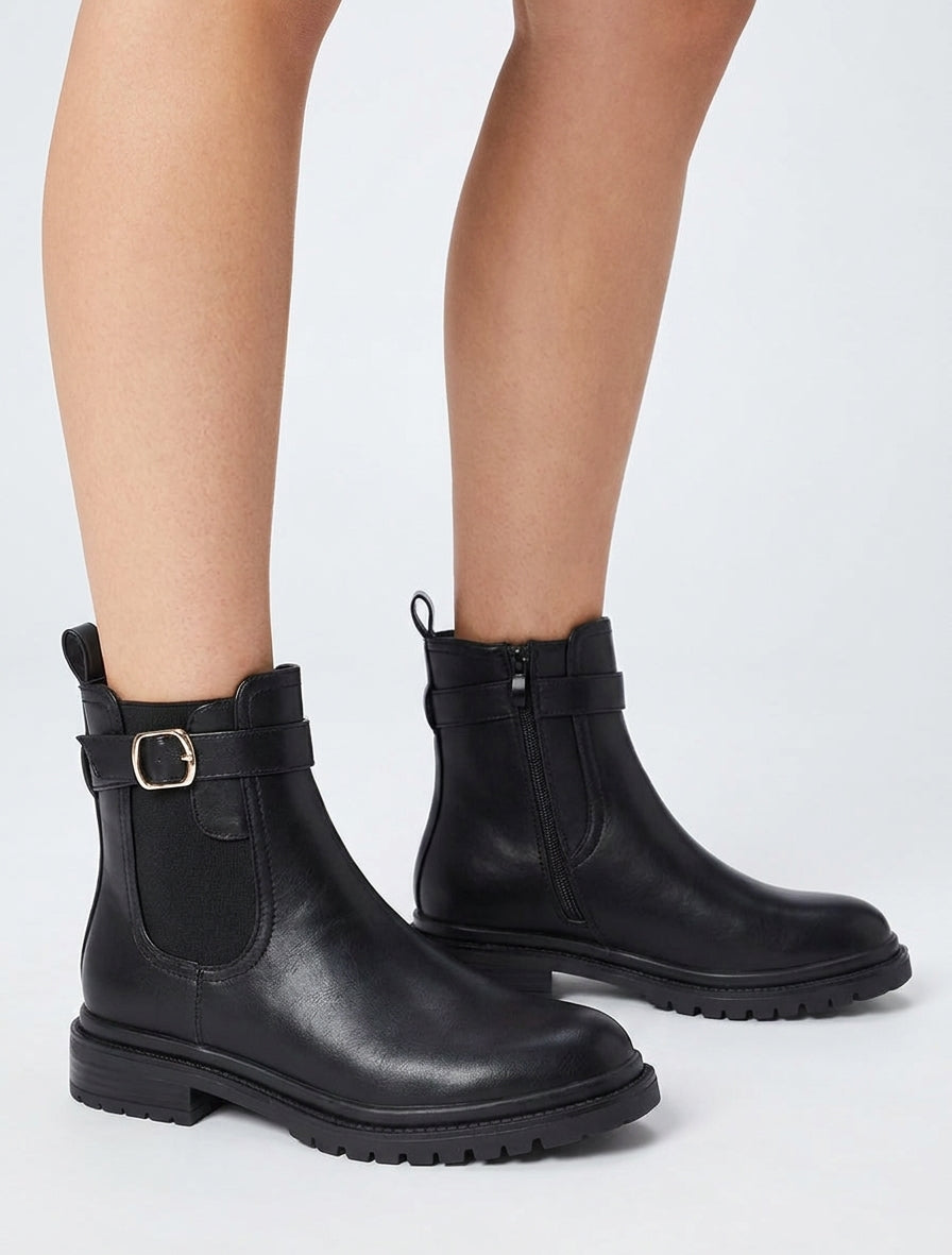 Bottines élastiquées à boucle et semelle crantée - Noir
