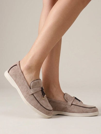 Mocassins en suédine à boucle décorative - Taupe clair