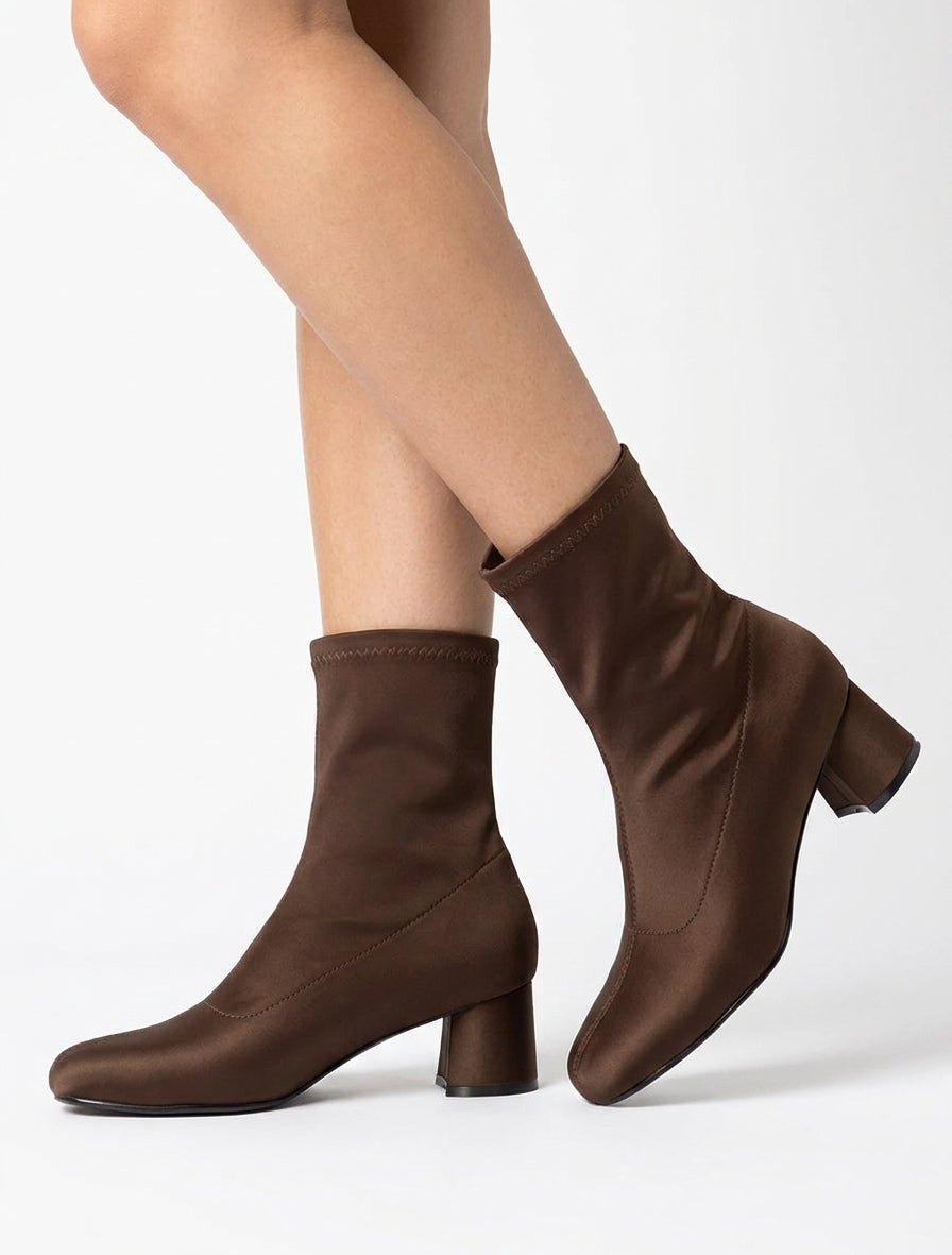 Bottines en tissu effet satiné style chaussette - Marron