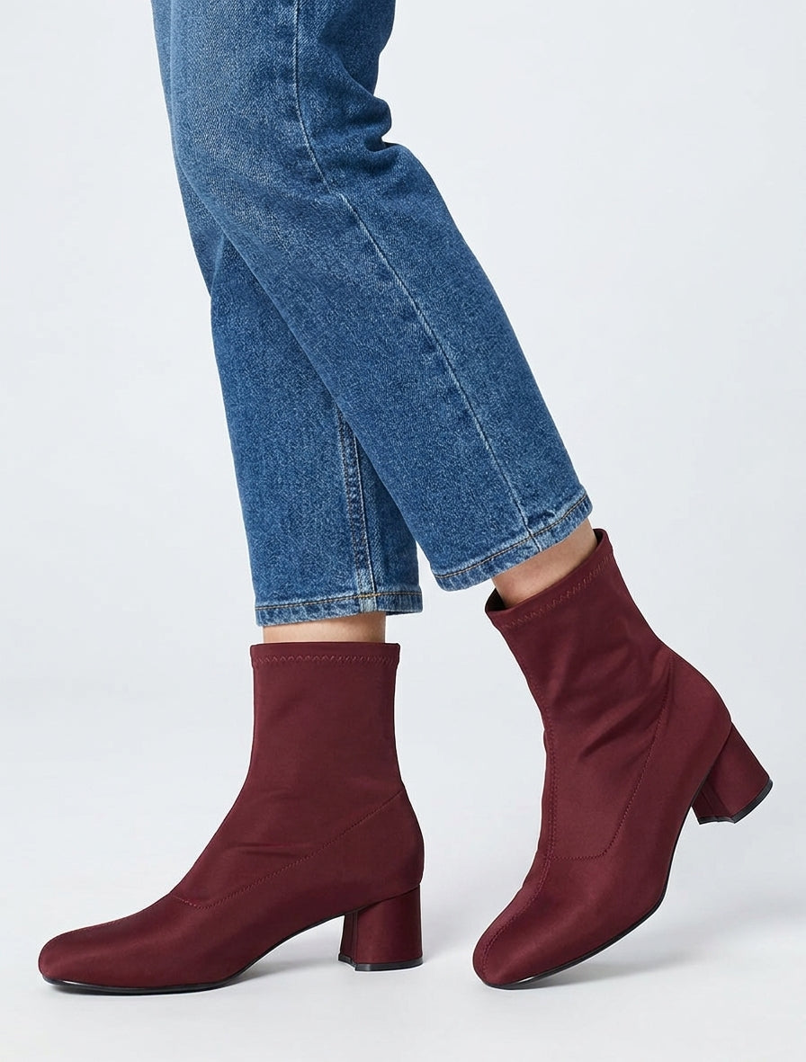 Bottines en tissu effet satiné style chaussette - Bordeaux