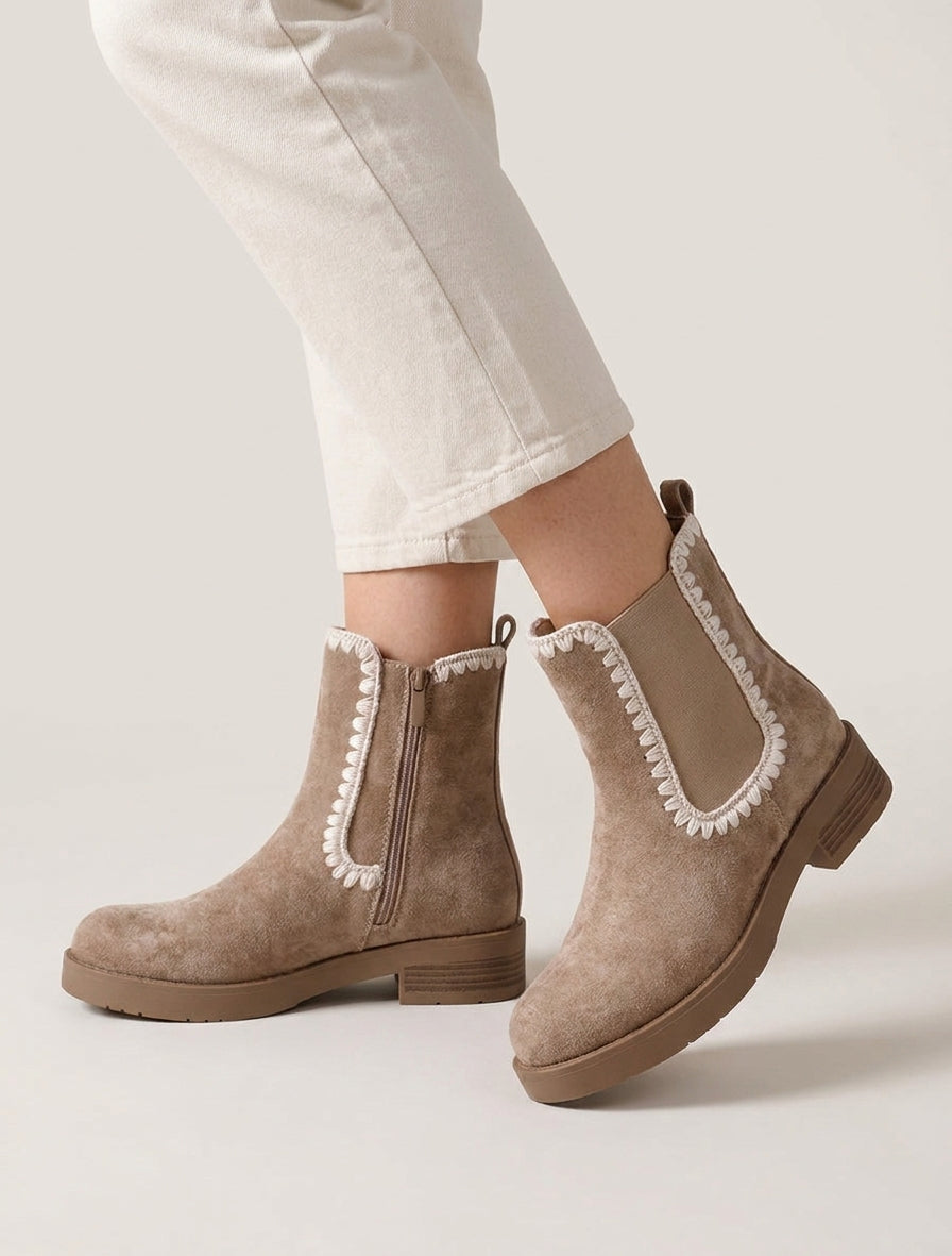 Bottines suédine élastiquées à broderies - Taupe
