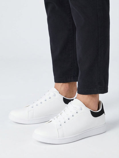 Baskets à semelle plate lacées - Noir/blanc