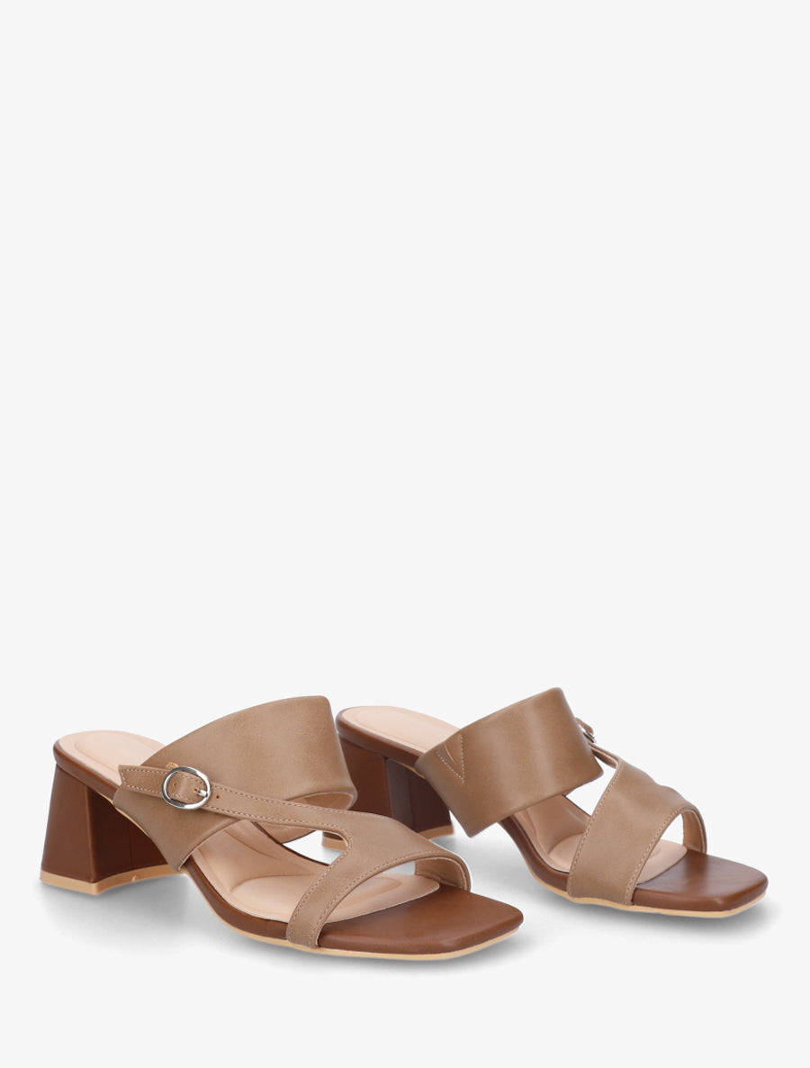 Sandales unies à bride asymétrique - Marron - 4