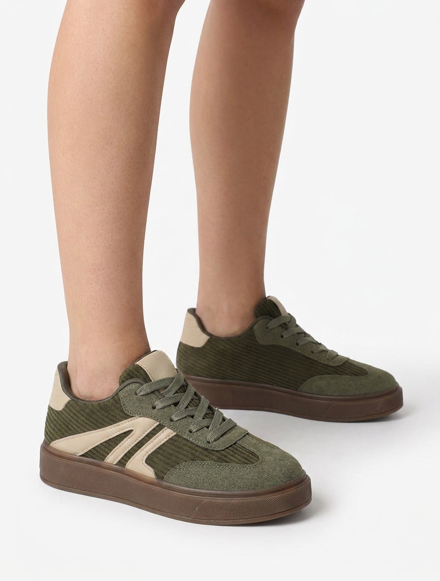 Sneakers à empiècement tissu et bandes contrastantes - Kaki