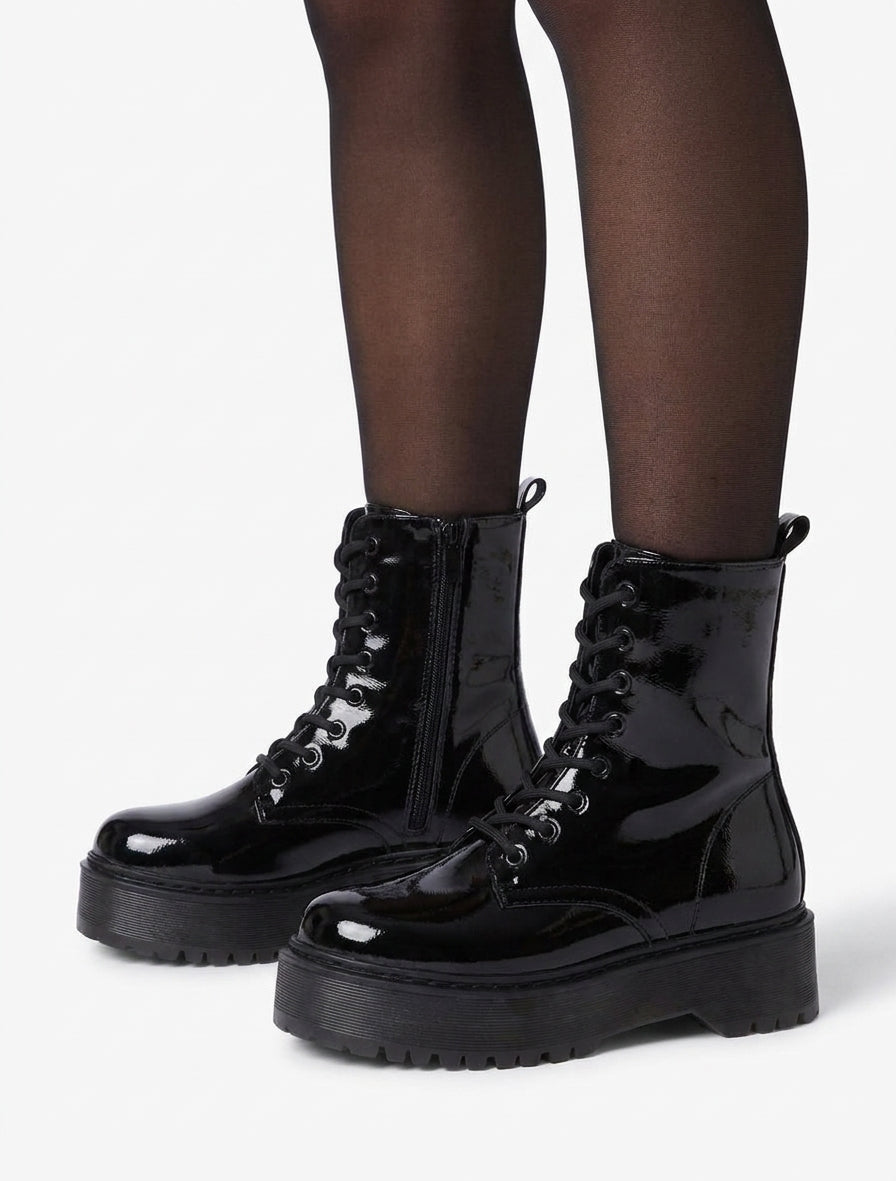 Bottines montantes vernies à lacets - Noir