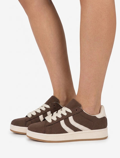 Baskets effet nubuck à bandes dentelées - Marron
