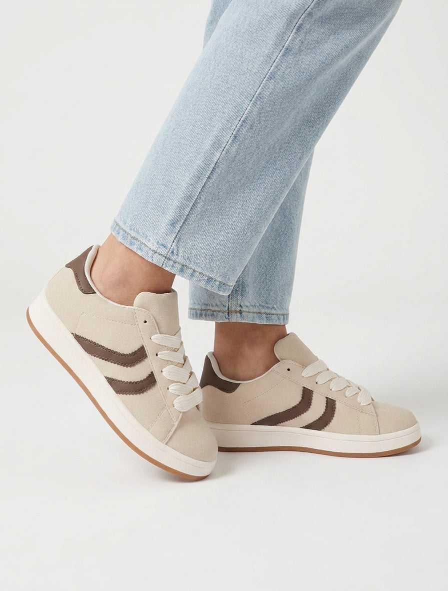 Baskets effet nubuck à bandes dentelées - Beige