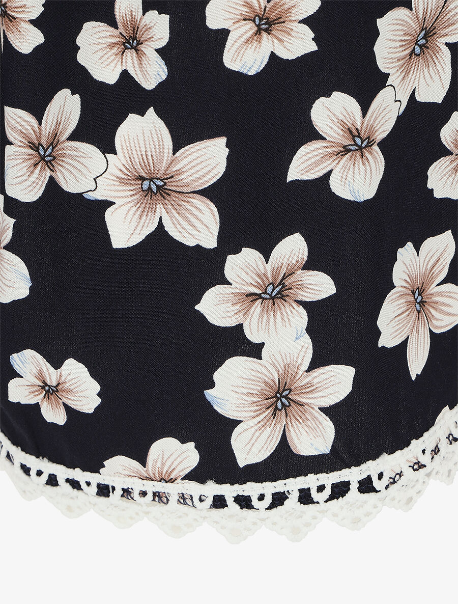 Short fleuri à bords en crochet - Noir - 3